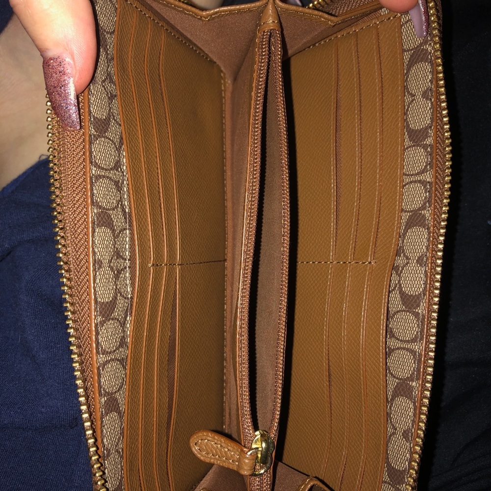 Coach Wallet - Picture 3 of 4